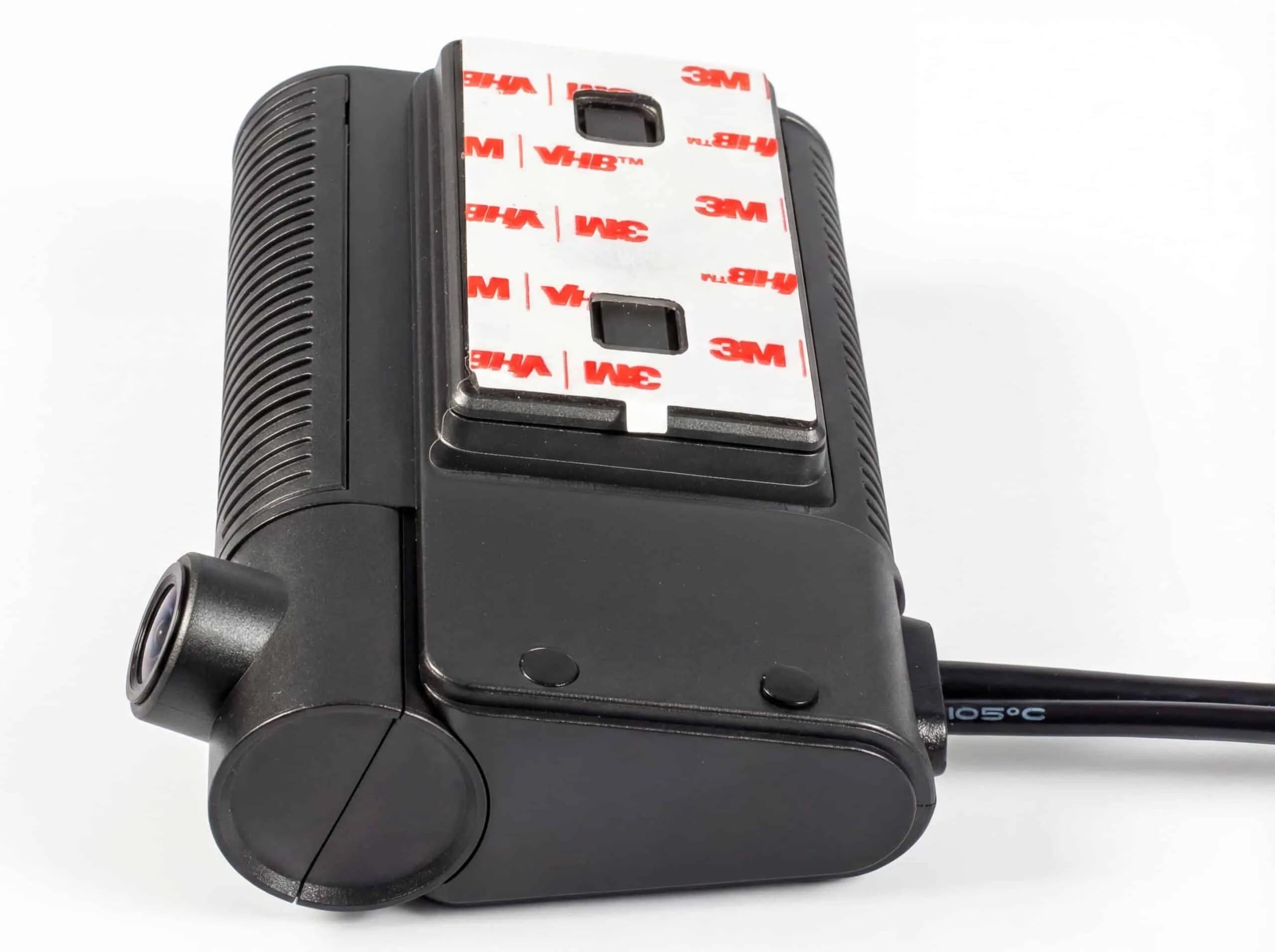 Dash camera with live GPS tracking